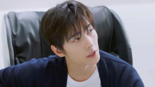 男明星怜香惜玉图片,男星演绎怜香惜玉瞬间