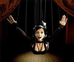 明星是提线木偶,揭秘提线木偶般的演艺生涯