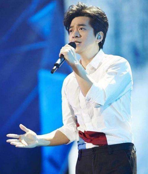 台大毕业的明星,闪耀舞台的学术之光