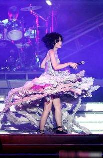 明星大白脚,揭秘明星们的独特魅力与时尚态度