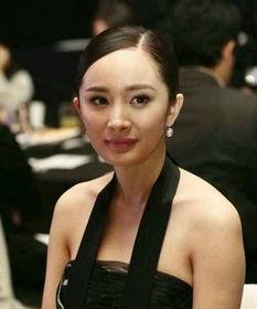 露出阴茎的明星,揭秘露骨镜头下的明星瞬间